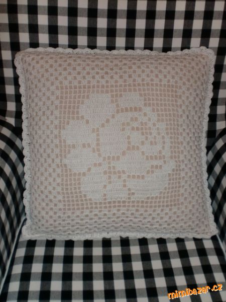 háčkovaný polštářek