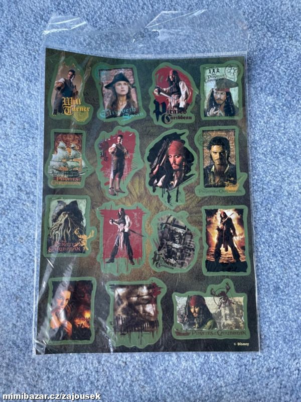 PIRÁTI Z KARIBIKU ... 15 ks magnetickych samolepek