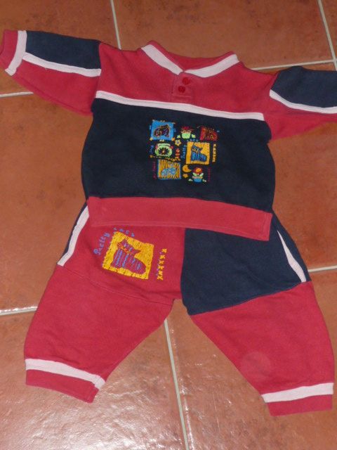 Červeno-modrá tepláková souprava