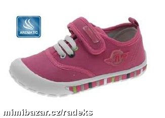 PLÁTĚNÉ TENISKY S VÚNÍ