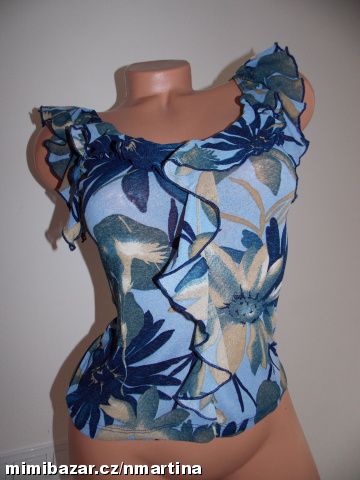 Modrý top s květy V. 38-40