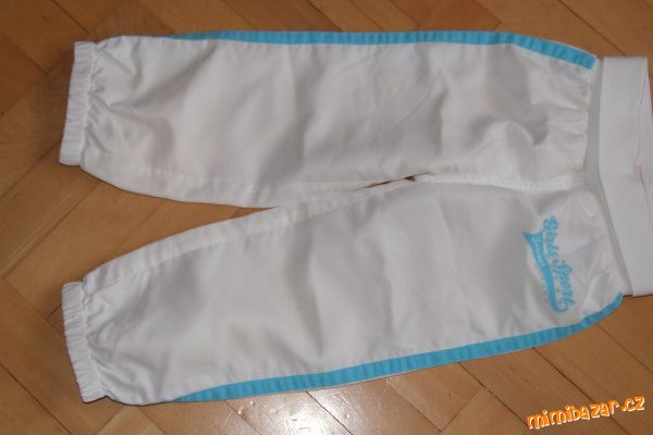 Bílé sportovní 3/4 kalhoty, kraťasy, vel. 128cm