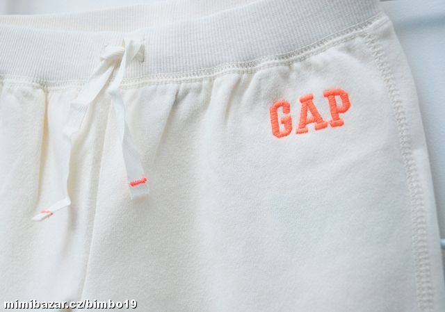 * Teplacky GAP na 6-7 let / 120 cm.. *