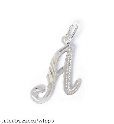Krásný stříbrný přívěsek písmenka A