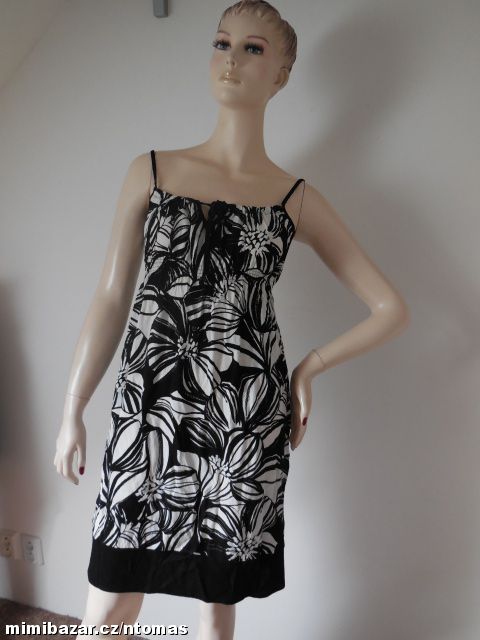 M + S černobílé šaty - pružný pas V.38