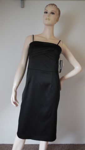 Černé šaty se sklady na prsou ATMOSPHERE, v.38-40