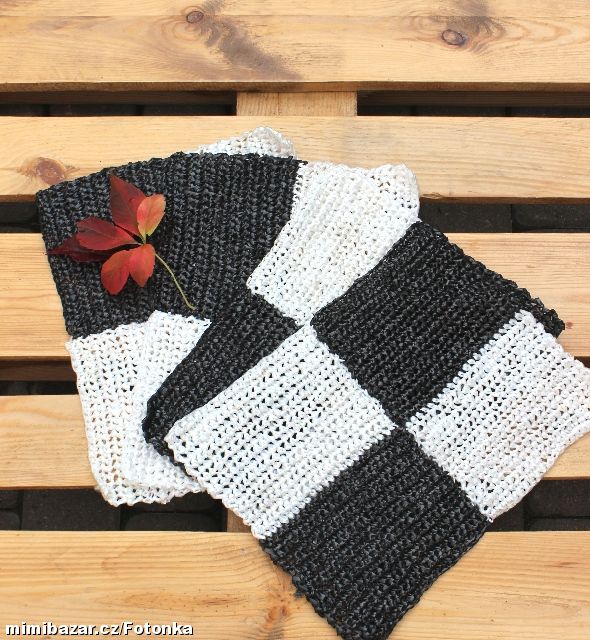 ČERNOBÍLÉ PROSTÍRÁNÍ - ŠACHOVNICE