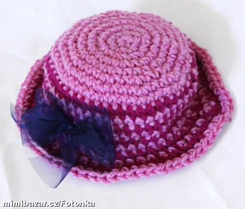 Růžový KLOBOUČEK s mašlí pro BATOLÁTKO