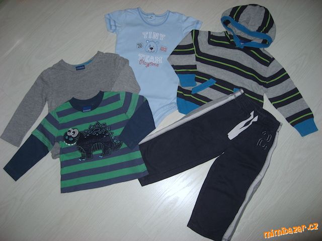Komplet CHEROKEE, tepláky MOTHERCARE, body