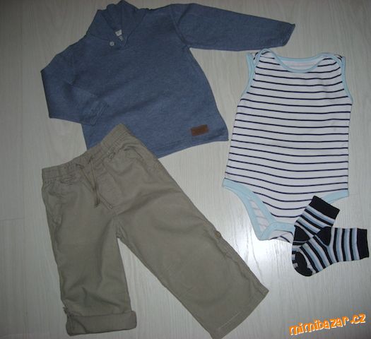 Bavlněný modrý svetr + letní roll-up kalhoty len