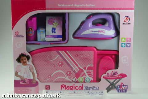 Žehlící prkno a žehlička baterie