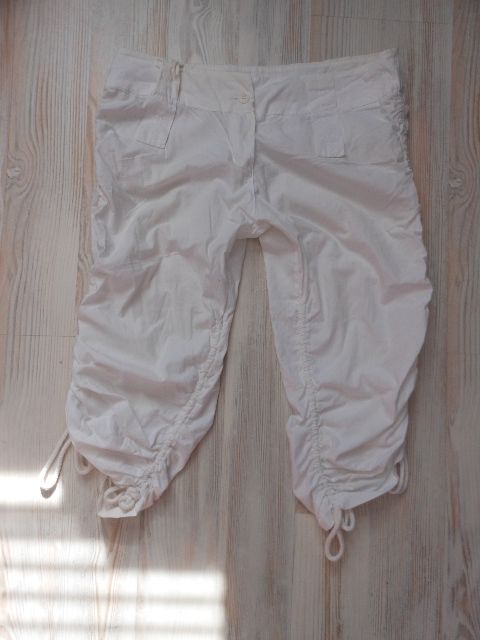 Dámské bílé 3/4 kalhoty vel.S