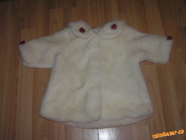 Kožíšek s růžičkami