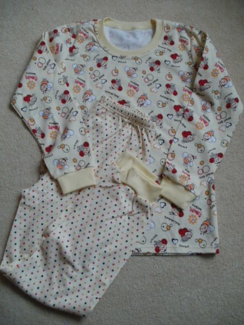 N.O.V.É. Žluté pyžamko s beruškami a broučky