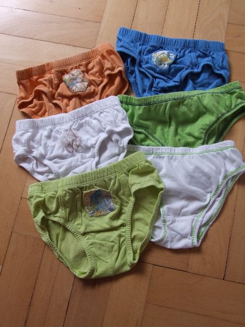 6x slipy, vel. 122-128cm