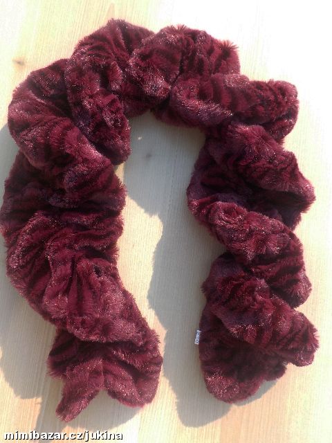 DÁMSKÁ KROUCENÁ ŠÁLA