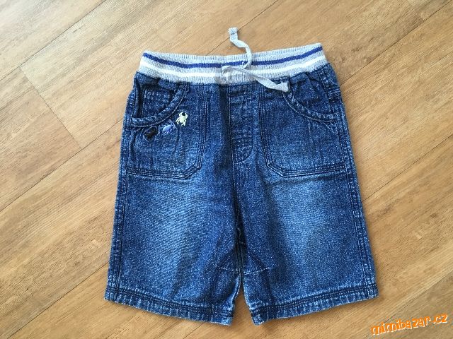 džínové kraťasy