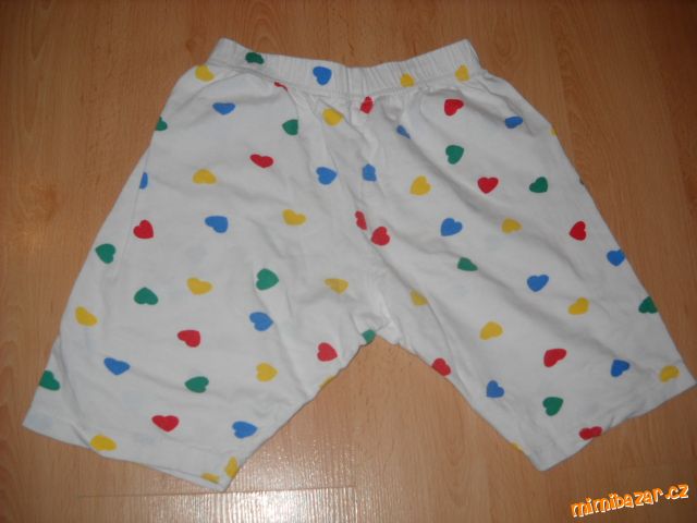 SRDÍČKOVÉ KRAŤASY TŘEBA NA SPANÍ, JAKO PYŽAMO