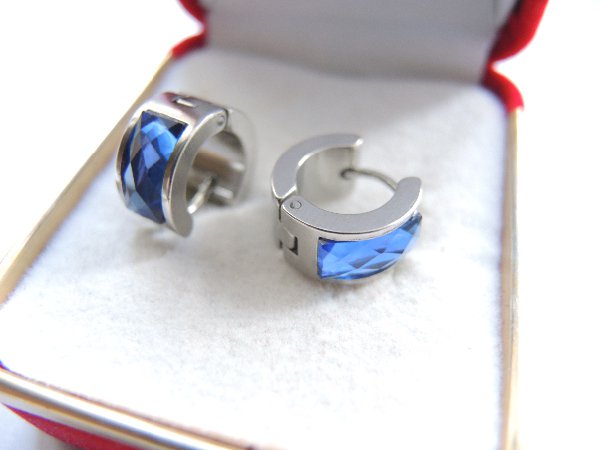 Náušnice kroužky s modrým kamenem SKLADEM