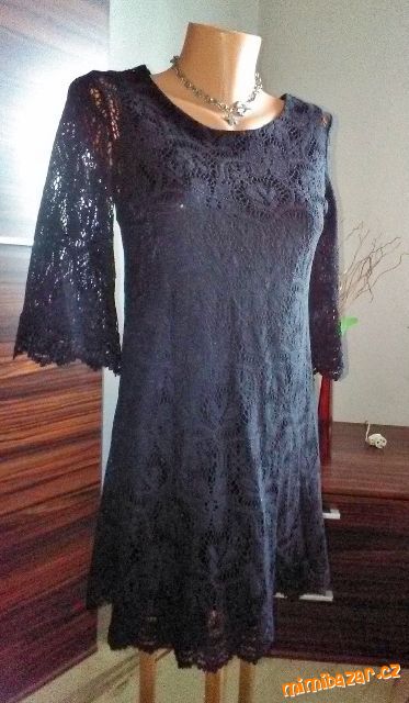 Nádherné krajkové šatičky DIVIDED