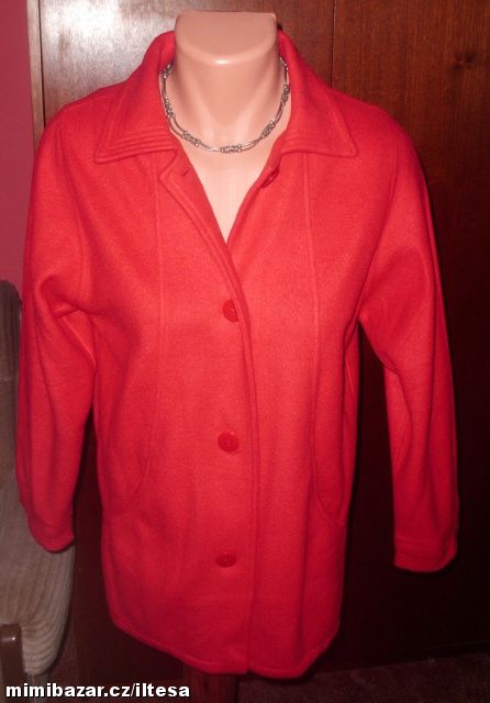 FLÍSOVÝ ČERVENÝ SVETR