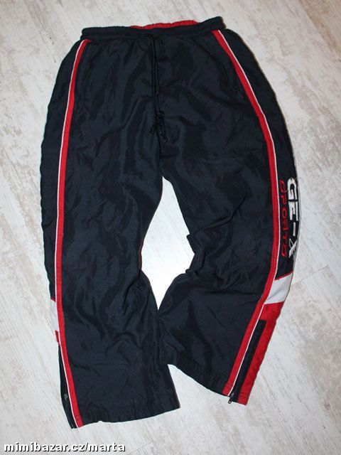 Sportovní šusťákové kalhoty