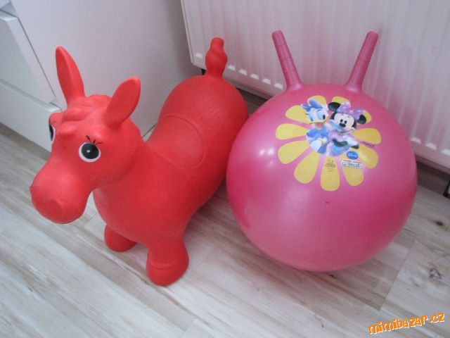 ***SKÁKACÍ BALÓN MINNIE***
