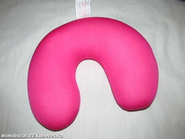 CESTOVNÍ POLŠTÁŘEK