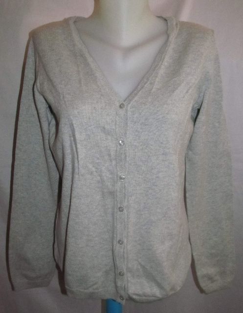 Šedý propínací přízový svetřík