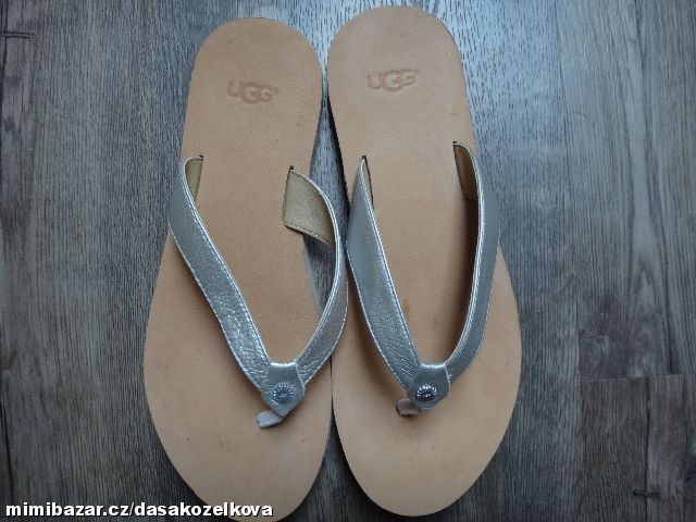 Nové kožené stříbrné žabky UGG v.39