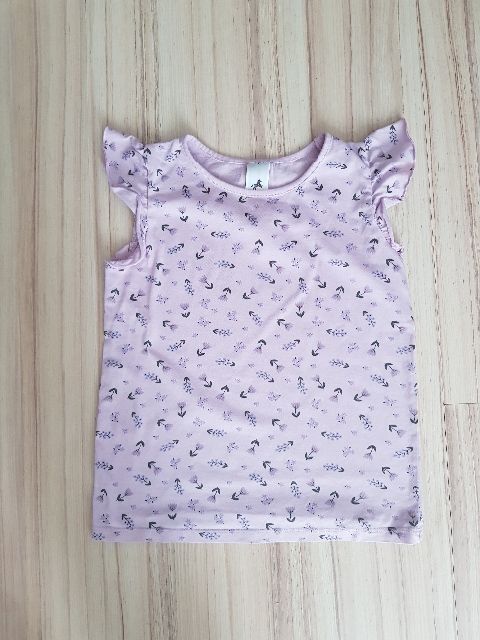 triko C&A vel. 122