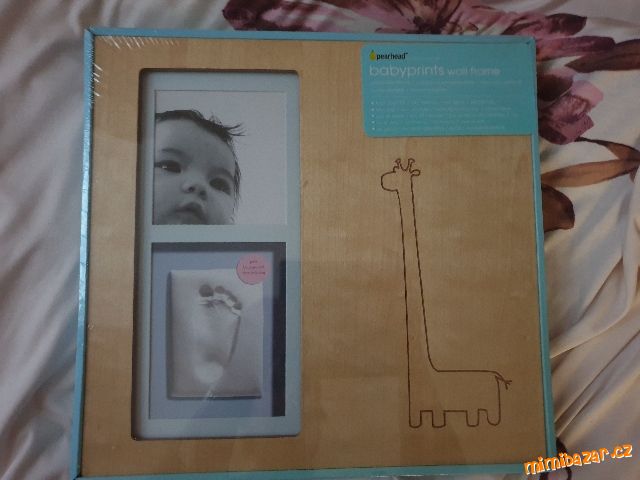 Moderní rámeček na fotografii a otisk Pearhead