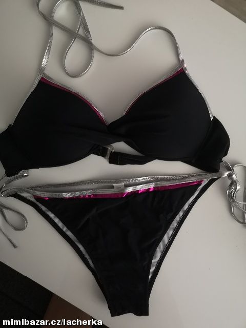 Krásné plavky černá lemovaná růžovou a stribrnou