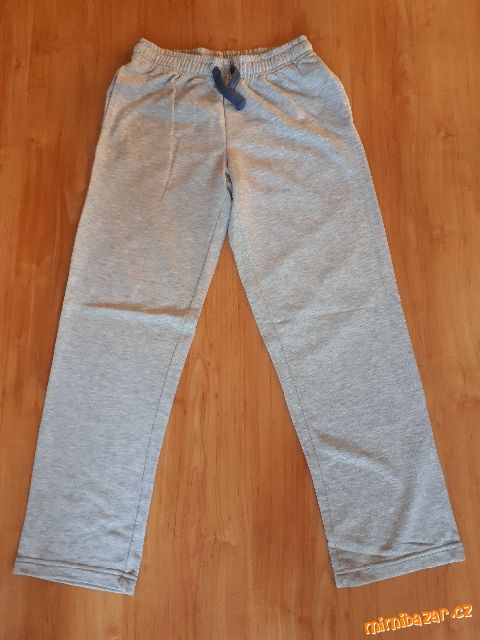 Chlapecké šedé tepláky 146/152