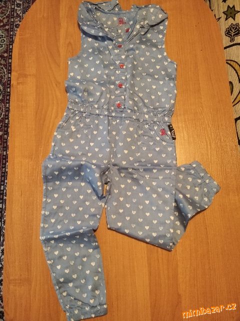 Nádherný overal se srdíčky