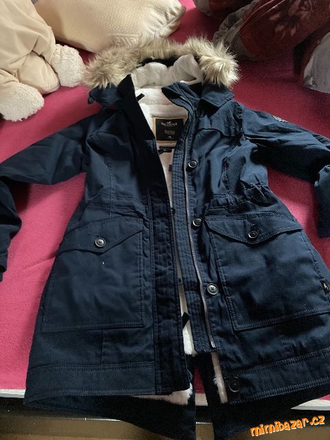 Parka Hollister Co., barva černá