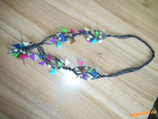 Dlouhý šperk na krk