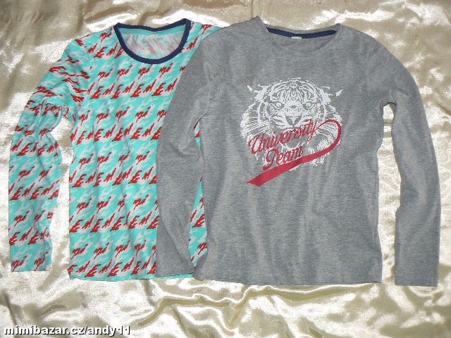 2 bavlněná trika: modré žíhané, šedé se lvem