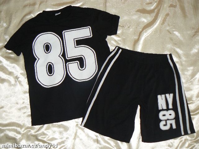 Černé pyžamo SUPER STAV 134/140