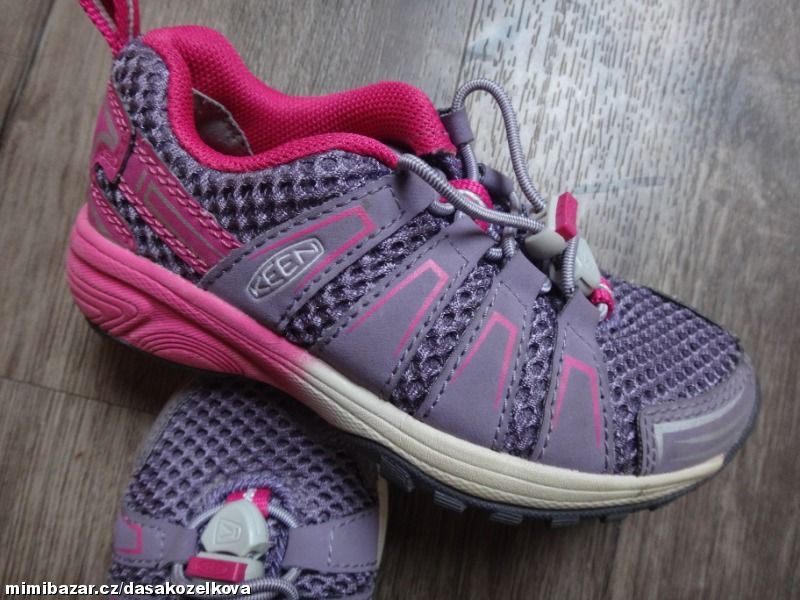 Krásné sportovní botičky Keen v.25/26 - top stav