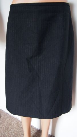 George černá kostýmová sukně s proužky V.48