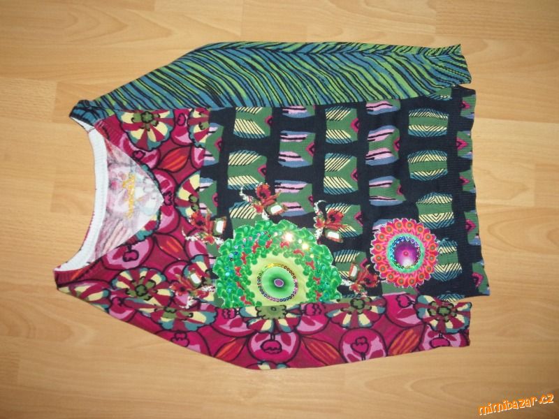 Luxusní svetr DESIGUAL-TOP stav