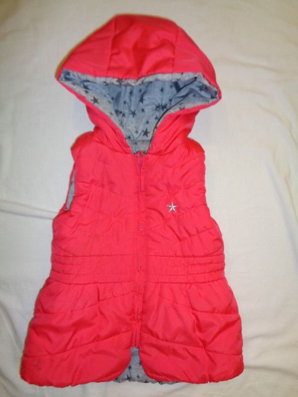 Krásná korálově červená zimní vesta - oboustranná