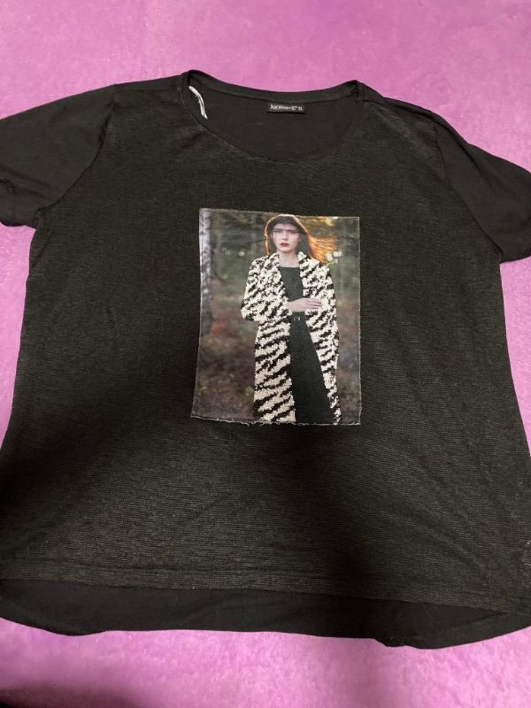Černé tričko s fotkou a flipry
