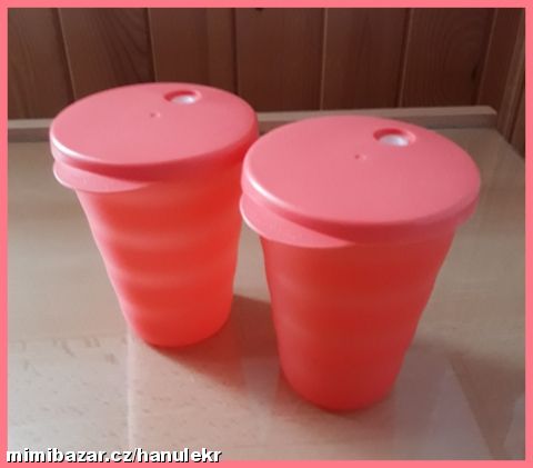 Kelímek s otvorem na brčko 330 ml