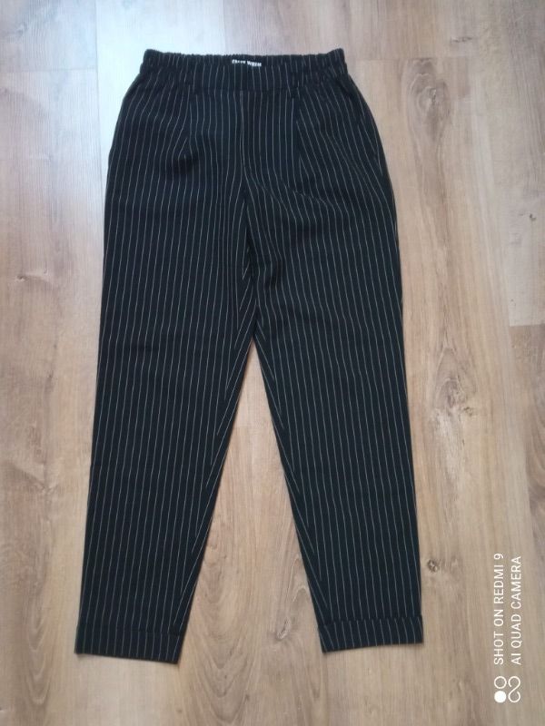 + Nové kalhoty s proužky + 