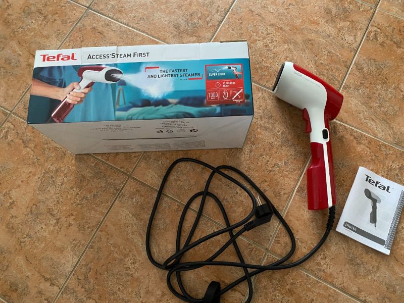 Napařovač oděvů TEFAL N.O.V.Ý