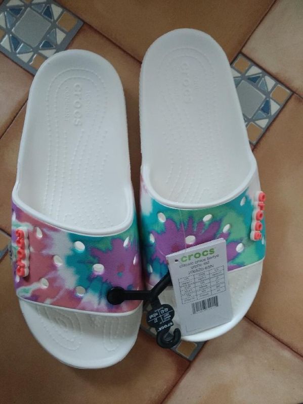 Nazouváky Crocs - M9W11, M10W12