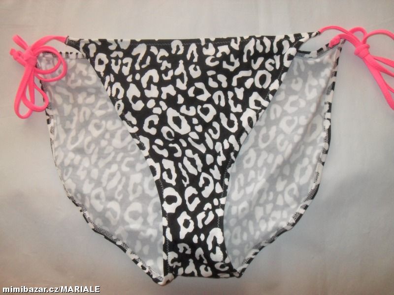♥♥♥ PLAVKY ♥♥♥UK18/EUR 46 ♥♥♥