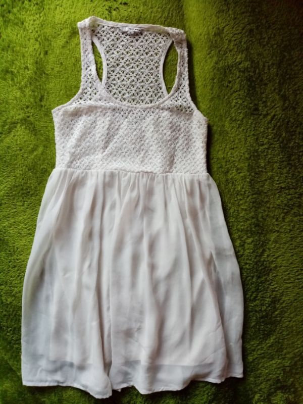 Bílé šaty 36